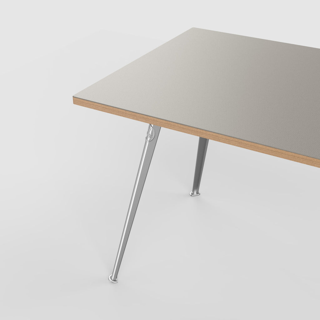 Tisch – Modell T2